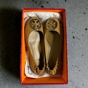 Brand new Tory Burch flats!